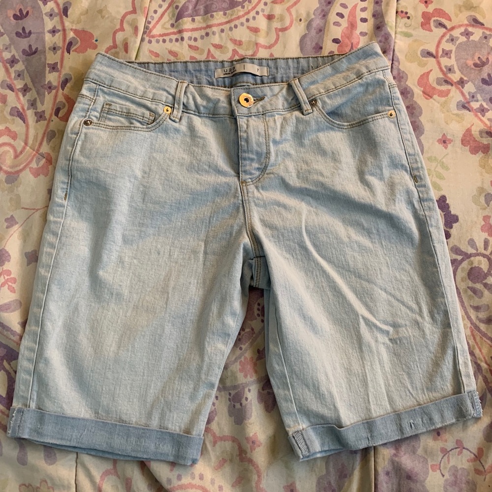 Light wash denim Bermuda shorts